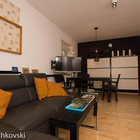 Bahnhofsnahe, Ruhige Und Sonnige 2 Zimmerwohnung Im Dichterviertel Вісбаден Екстер'єр фото